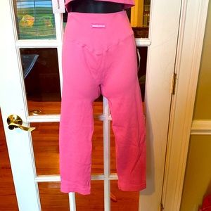 Fashion Nova Ribbed Capri Leggings